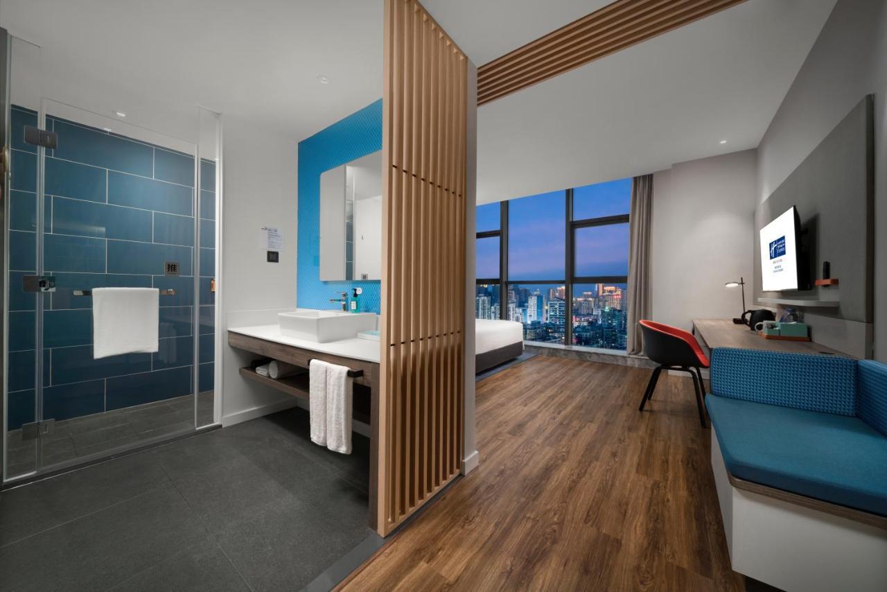 Holiday Inn Express Zhuhai Gongbei, an IHG Hotel Bagian luar foto