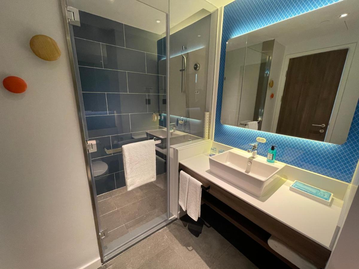 Holiday Inn Express Zhuhai Gongbei, an IHG Hotel Bagian luar foto