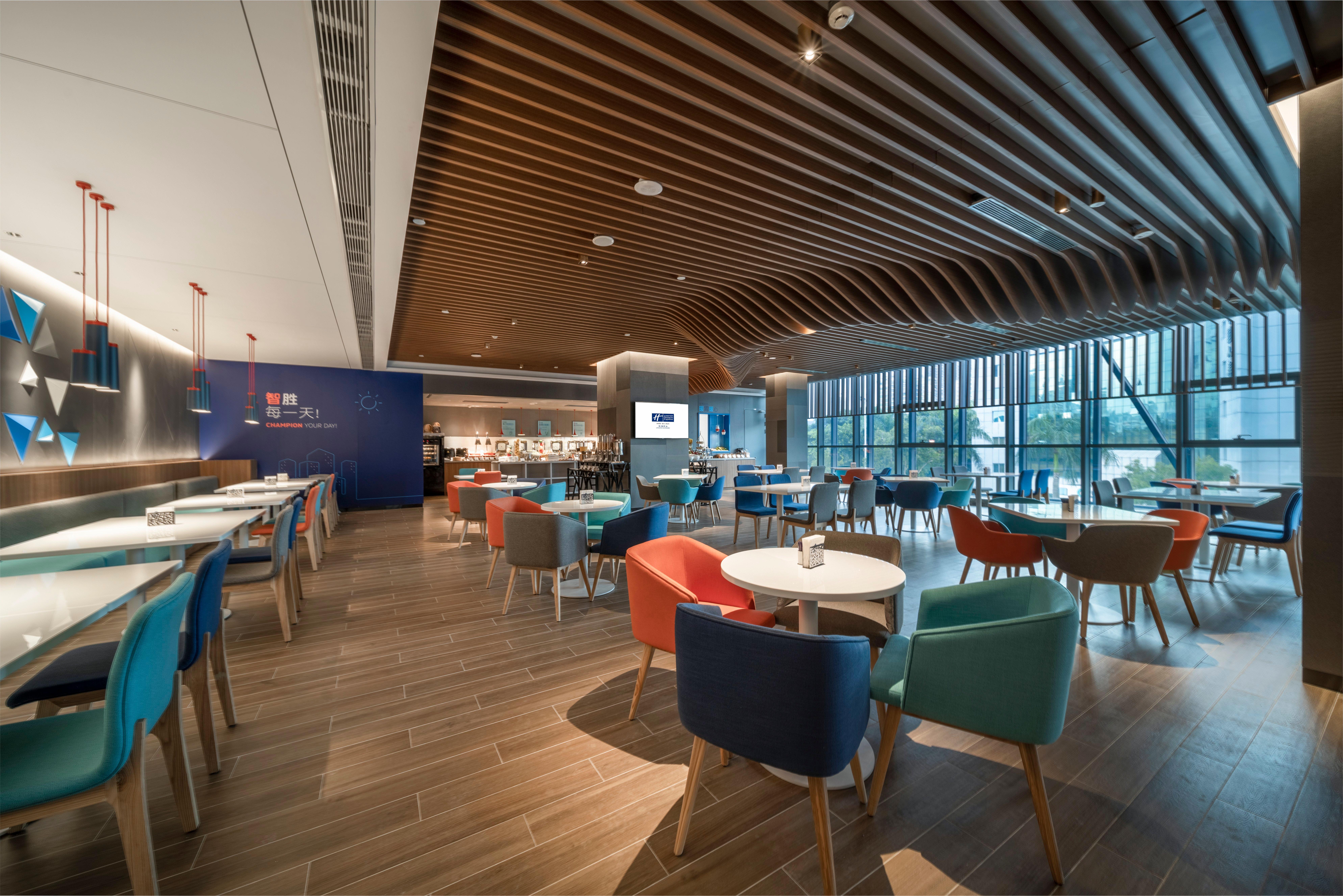 Holiday Inn Express Zhuhai Gongbei, an IHG Hotel Bagian luar foto